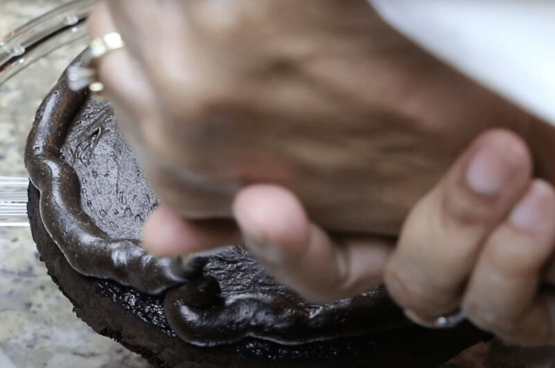 icing Chocolate cake
